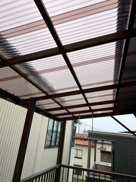 浜松市にて波板ポリカの張替え工事〈経年劣化による割れ〉 施工後