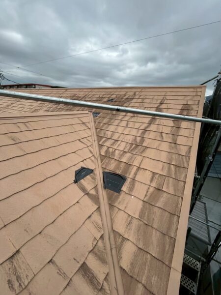 焼津市にて屋根修理〈スレート屋根のひび割れ・カバー工法〉 施工前