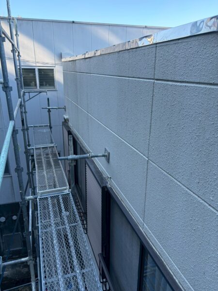 浜松市にて雨漏り修理〈窓枠からの雨漏り・外壁張替え工事〉 施工前