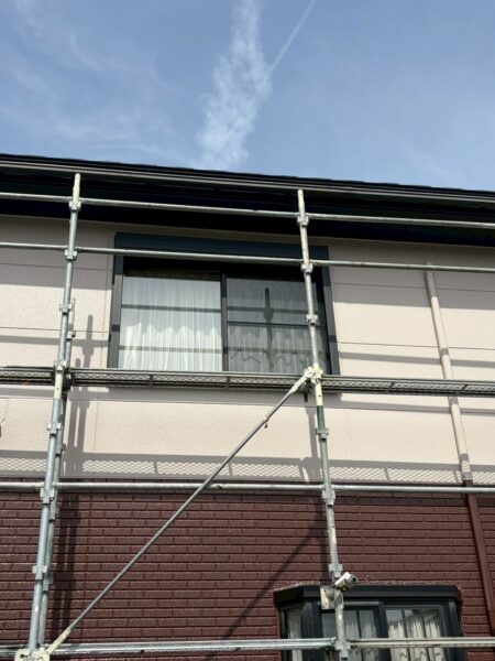 浜松市にて雨漏り修理・外壁張替え工事〈一階出窓からの雨漏り〉 施工前