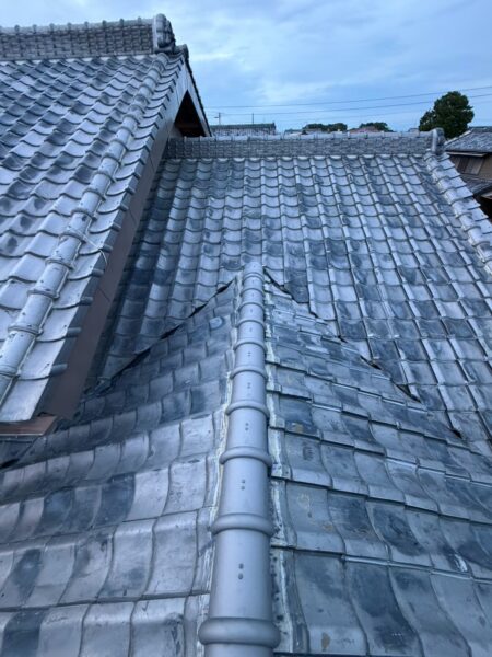 浜松市にて雨漏り修理〈谷板金の穴あき・和室天井の雨漏り〉 施工後